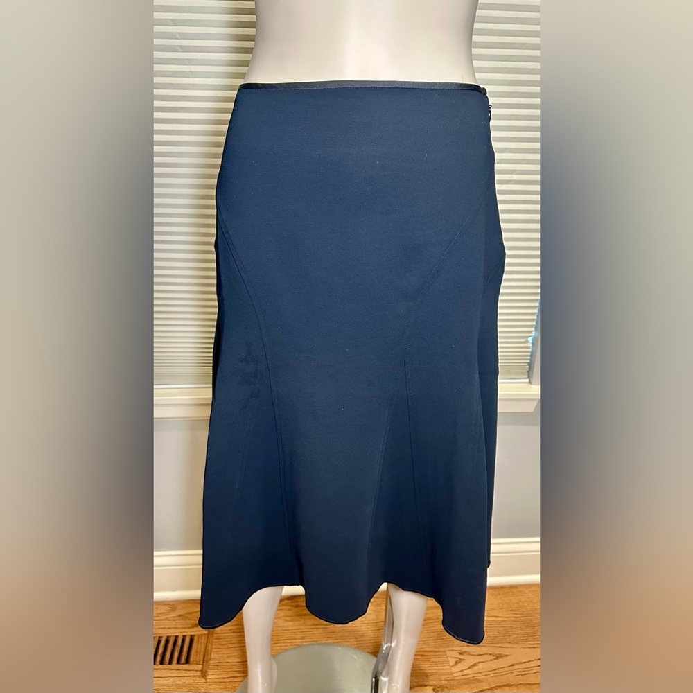 Aritzia Wilfred Skirt Black Midi Fit and Flare Side Zip Size 6